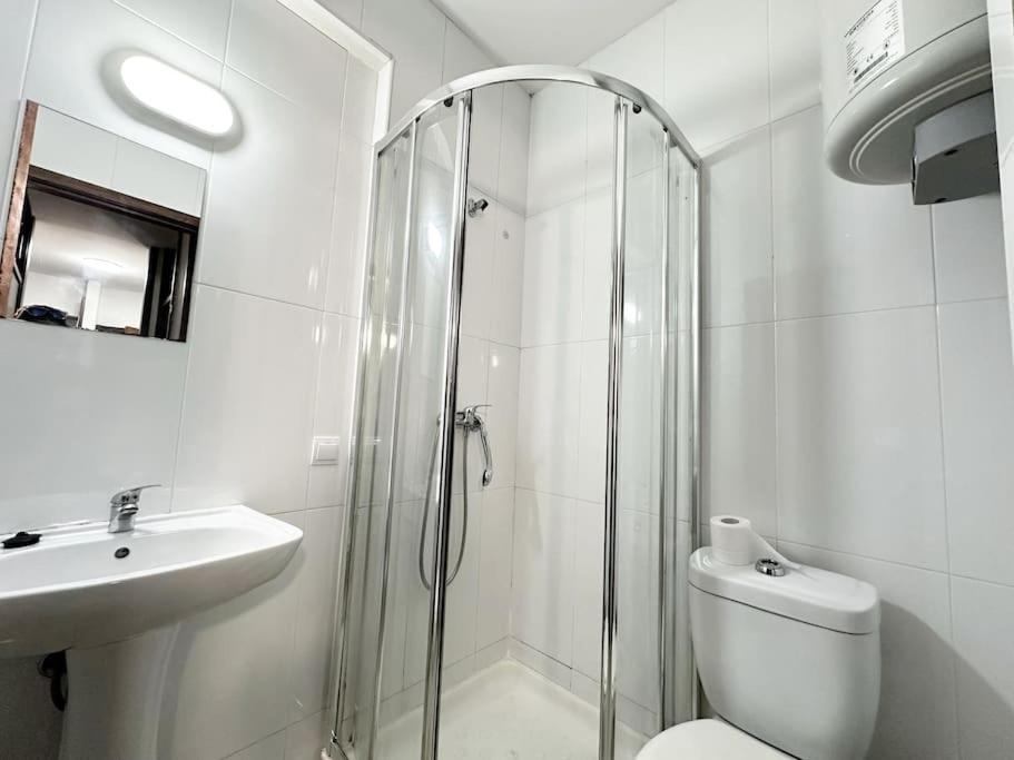 Apartamento Amplo Com 4 Quartos Na Zona Universitaria
