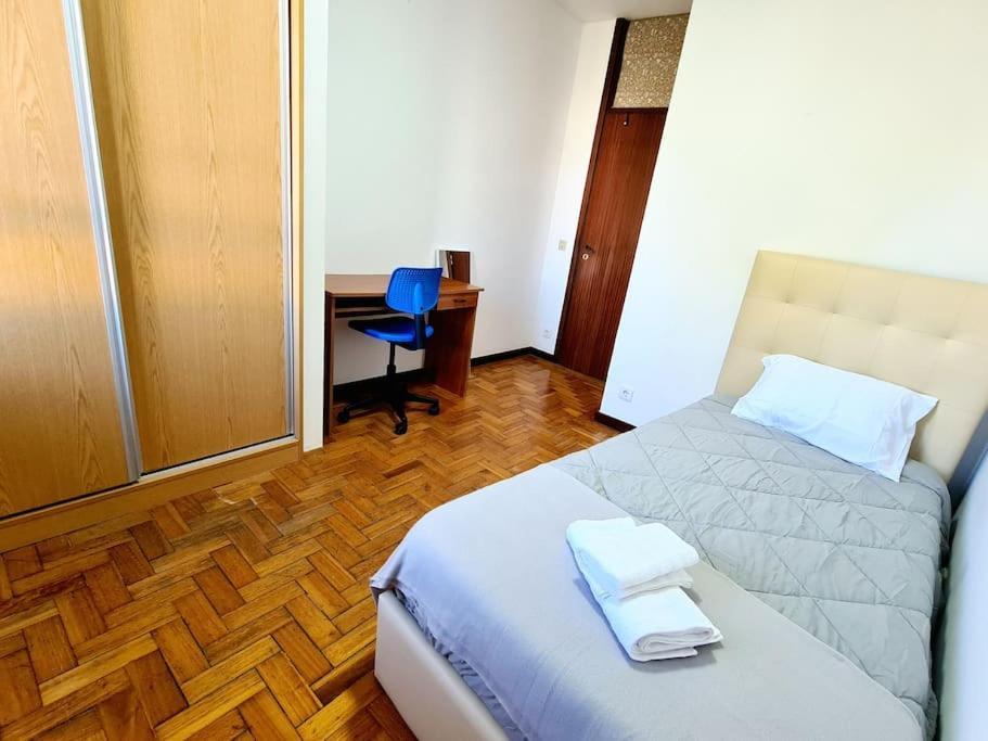Apartamento Amplo Com 4 Quartos Na Zona Universitaria Oporto