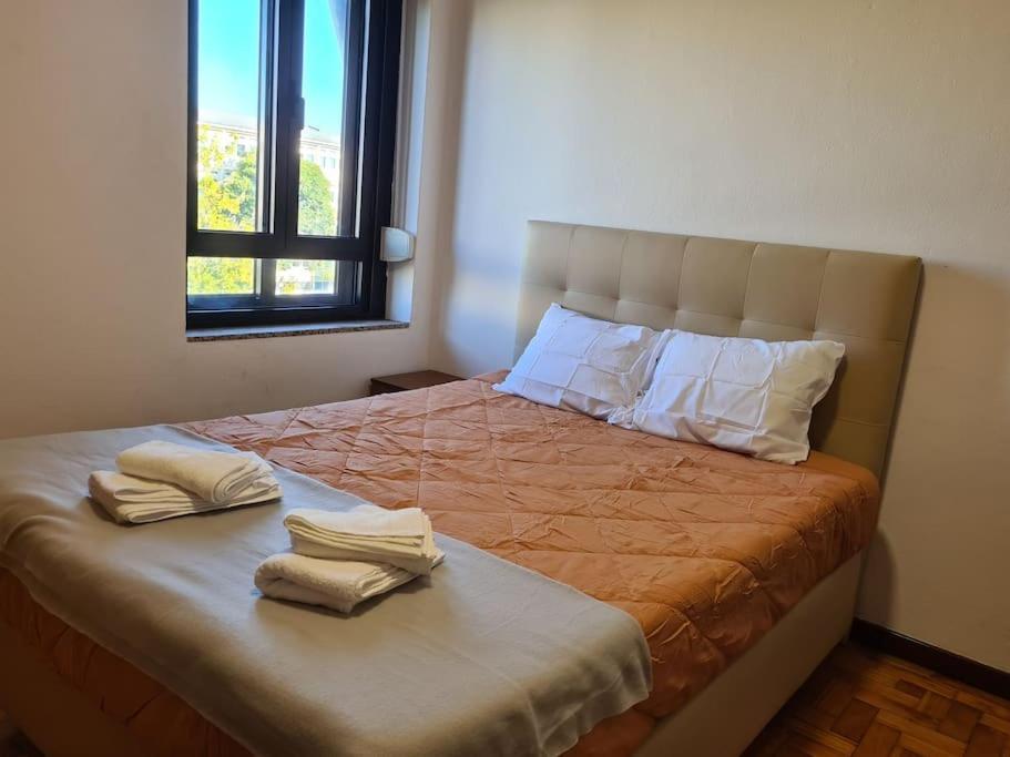 Apartamento Amplo Com 4 Quartos Na Zona Universitaria Oporto